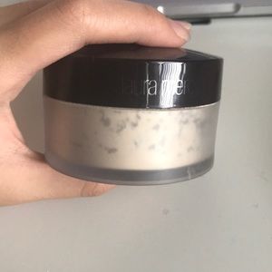 Laura mercier settinng powder